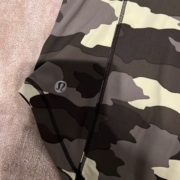 LULULEMON SCULPT TANK IN HERITAGE 365 CAMO SIZE 2 - Picture 7 of 7